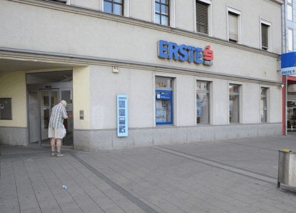 Vorschau - Foto 1 von Erste Bank – Filiale Schwechat