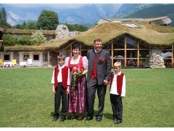 Bild 2 von TRACHT & BRAUT Helene Mayr Damenmaßschneiderei