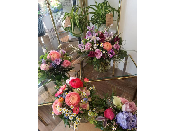 Bild 18 von blumenzeit - Anneliese Mahl