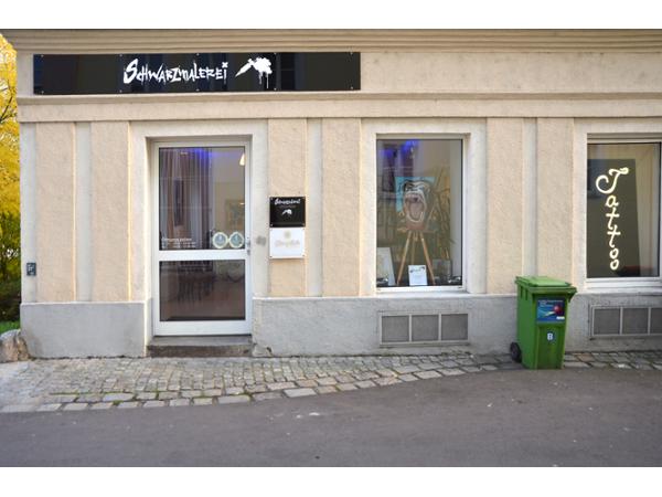 Bild 2 von Schwarzmalerei Tattoo & Piercing