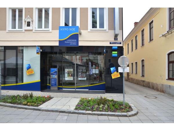 Bild 1 von HYPO NOE Landesbank – SB-Foyer