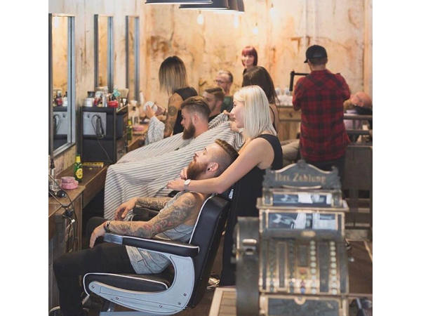 Bild 26 von Friseursalon schneidig mit Friseurteam Gerda Mühlburger