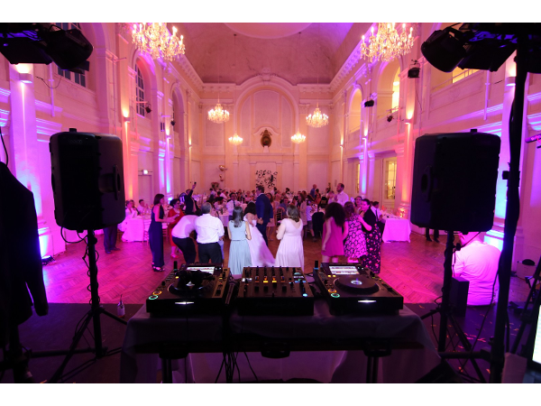Bild 2 von DJ Feer - Event- & Hochzeits DJ