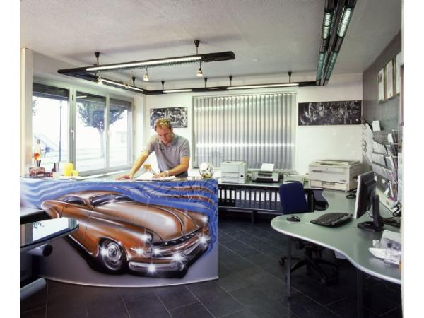 Bild 8 von Schmarl Karosserie-Spenglerei-Lackierung GesmbH - Tesla Body Shop