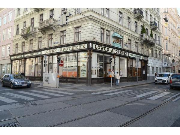 Bild 2 von Alte Löwen-Apotheke