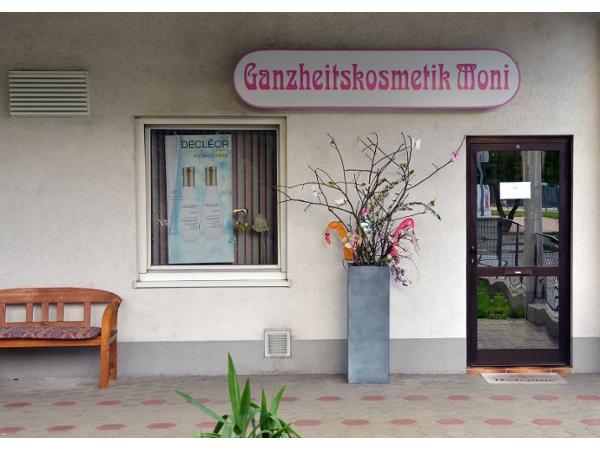 Bild 1 von Kosmetik Moni