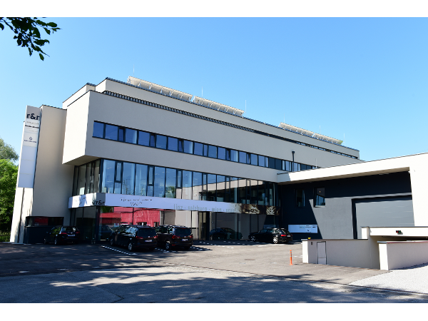 Bild 4 von r&r Objekttischlerei GmbH