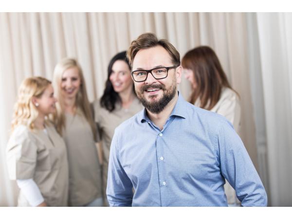 Bild 1 von Zahnarzt Dr. Jörg Hannesschläger, Praxis für Zahnmedizin und Kieferorthopädie in Klagenfurt