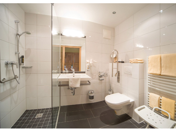Bild 2 von Almfrieden Hotel & Romantikchalet