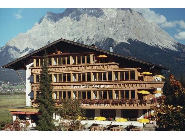 Bild 1 von Sporthotel Zugspitze mit Almpferdehof