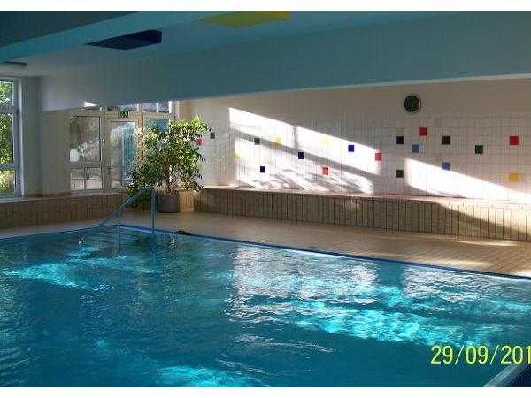Bild 3 von BERNIS Baby & Kinder Schwimm- u Massagekurse