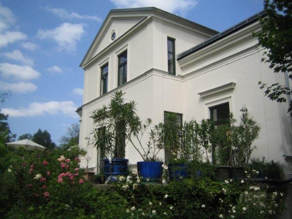 Bild 11 von SANBAU Sanierungs- und Renovierungs GmbH - Wasserschadensanierung - WDVS & Fassaden