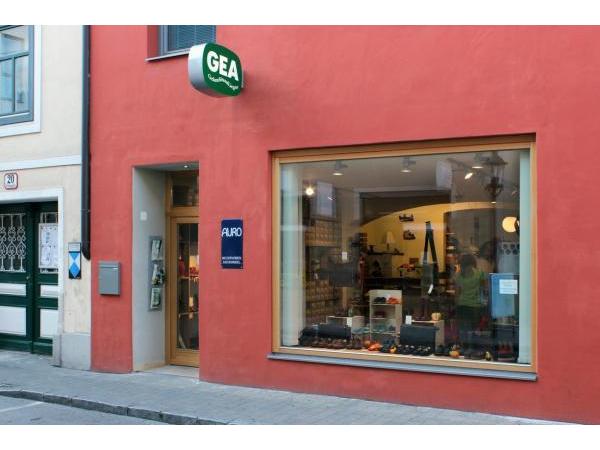 Bild 1 von GEA Wiener Neustadt – Schuhe, Taschen & Möbel