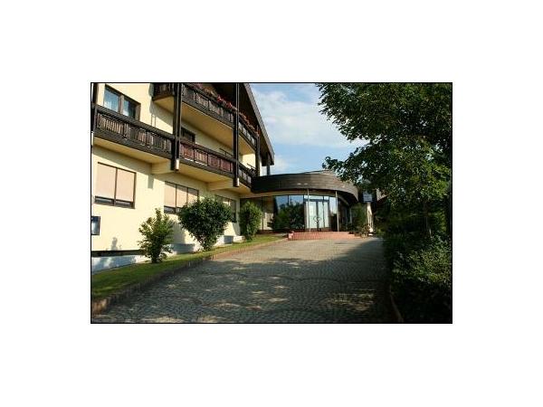 Bild 1 von TennisHotel- u Freizeitzentrum