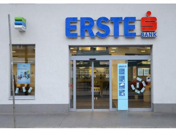 Erste Bank Filiale Kagran In 1220 Wien Herold At
