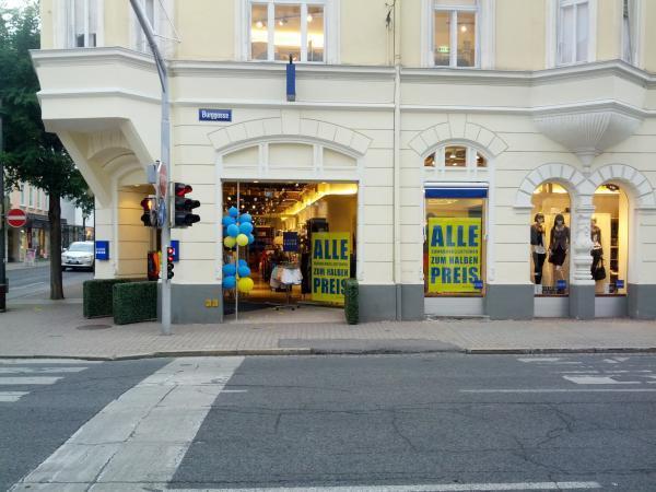 Bild 1 von Kleider Bauer