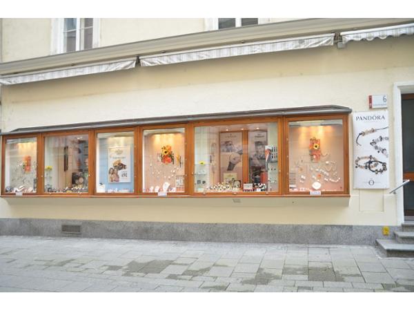 Bild 1 von Friedrich Amberger Uhren, Schmuck, Furnituren, Werkzeuge, Maschinen- und Bedarfsartikel