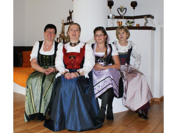 Bild 4 von Trachtenschneiderei Gertrud Huber
