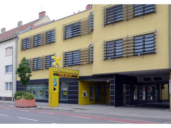 Bild 1 von Raiffeisenbank Region Schwechat eGen - Zentrale RB Region Schwechat