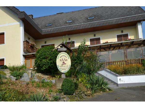Bild 1 von Gästehaus & Thermenweinschenke Raab