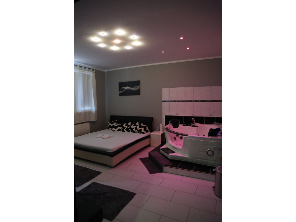 Bild 6 von Laufhaus & Nightclub Herzl Bar (Linz - Leonding)