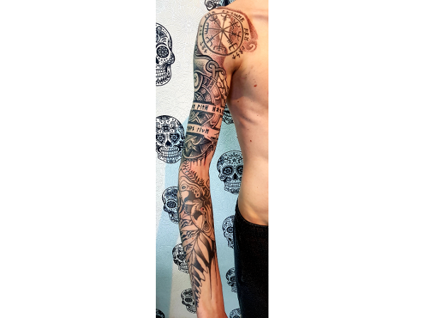 Bild 25 von VOODOO TATTOO