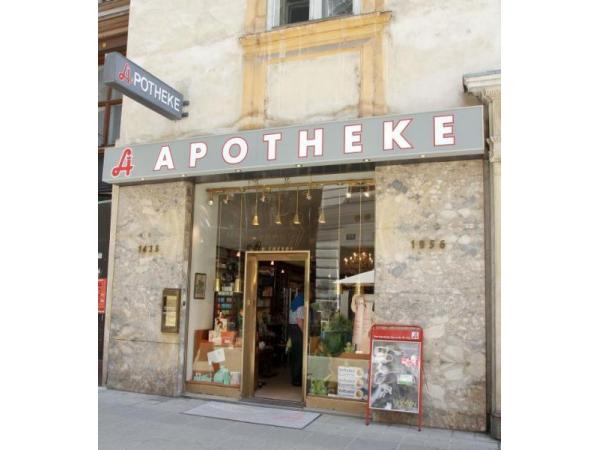 Bild 1 von Apotheke "Zum goldenen Hirschen"