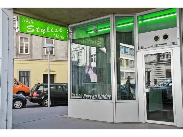 Bild 1 von Hair Stylist Monic