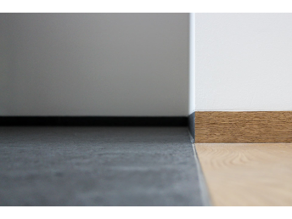Bild 1 von Linea Sockelleisten