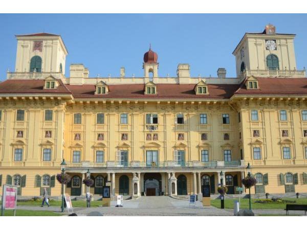 Bild 2 von Schloß Esterházy Kulturverwaltung GmbH Schloss Boutique