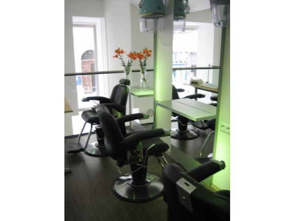 Bild 2 von HAIR & NAILS