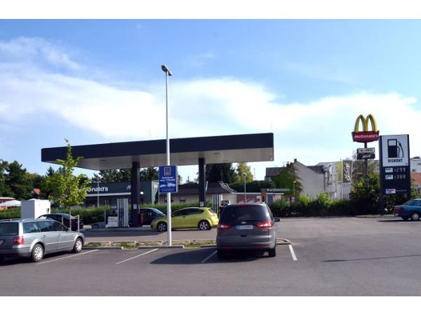 Bild 1 von DISKONT TANKEN am HOFER Parkplatz