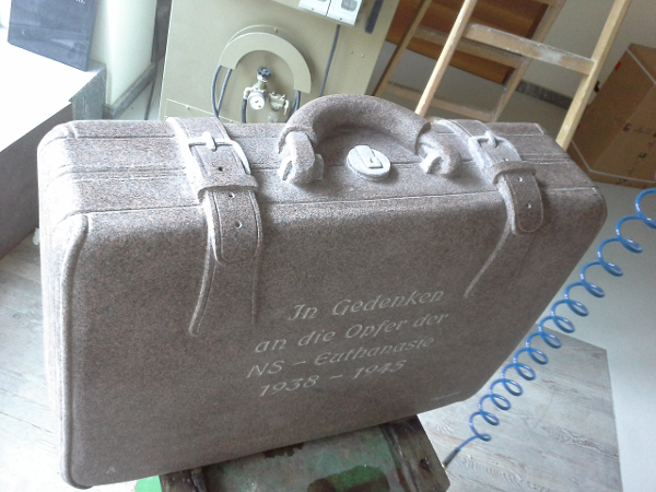 Bild 3 von Schwienbacher Martin Steinbildhauer, Graveur