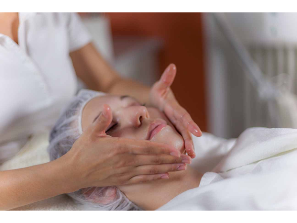 Bild 3 von ESTETICAMED - Institut f Gesicht & Körper