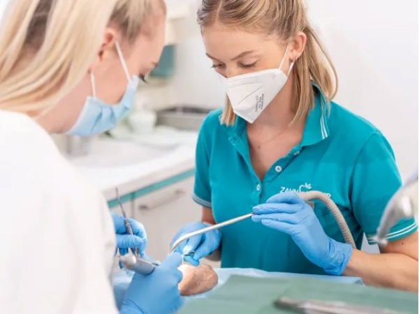 Bild 30 von Zahnarztpraxis Dr. Philipp Kaiser MMSc LLM & Kollegen