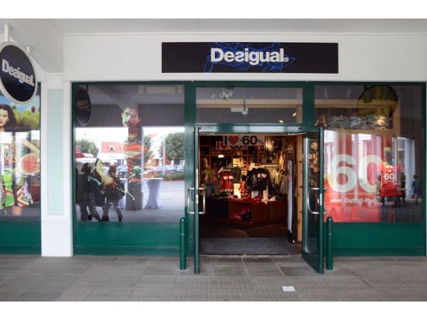 Bild 1 von Desigual Store