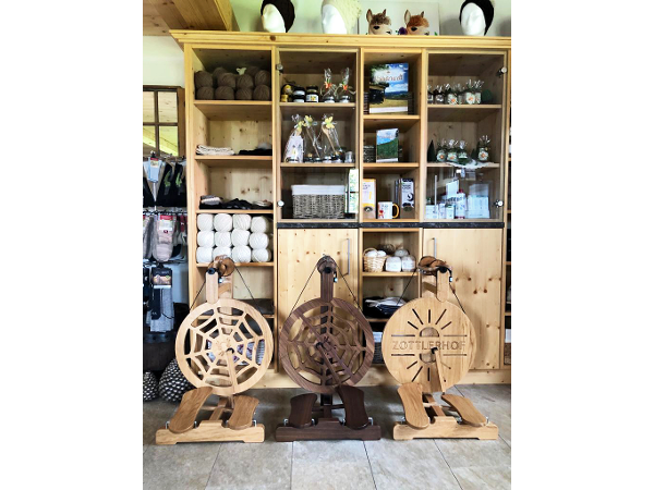 Bild 18 von Zottlerhof - Bio . Alpakas . Kräuter . Spinnräder . Auszeithof