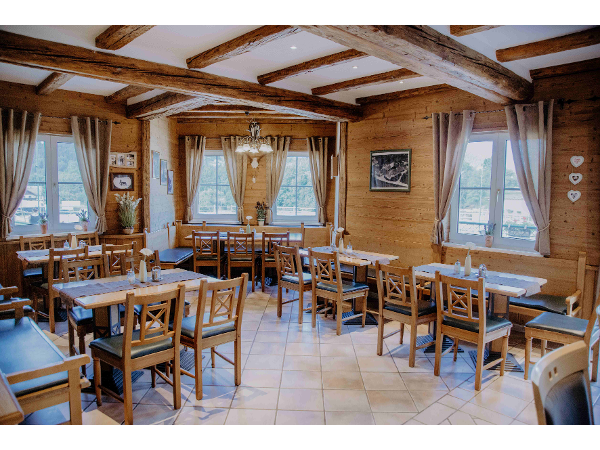 Bild 8 von HALMERHOF REITSTALL