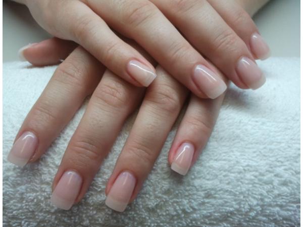 Bild 6 von S. BEAUTY LOUNGE Silvia Schaumlechner - Nagelstudio - Permanent Make Up - Tattoo