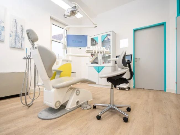 Bild 22 von Zahnarztpraxis Dr. Philipp Kaiser MMSc LLM & Kollegen