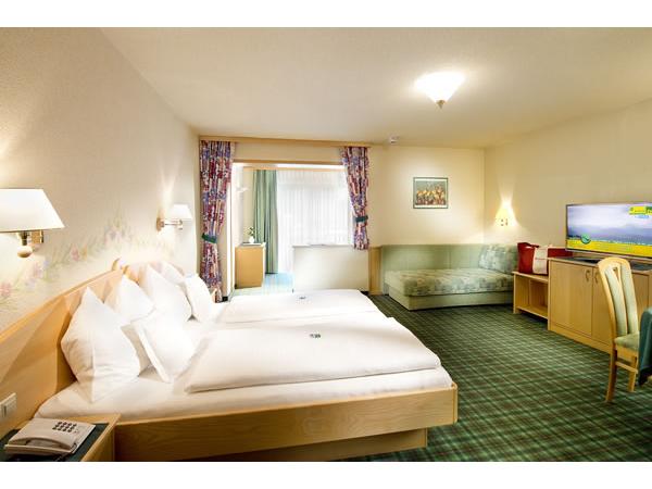 Bild 2 von Waldfrieden Hotel - Familie Stocker