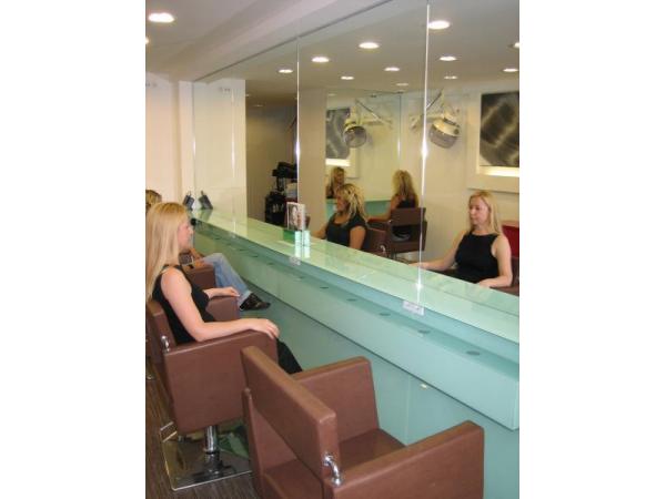 Bild 3 von HAIR & NAILS