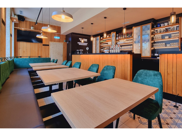 Bild 1 von Crown and Sword