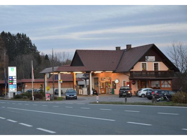 Bild 1 von OIL! Tankstelle