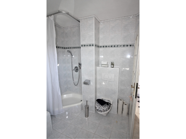 Bild 19 von VitaBad GmbH Dusch & Badrenovierung, GF Klaus Gföhler