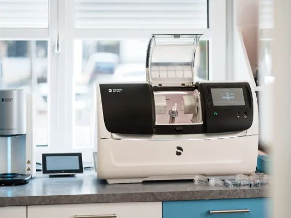 Bild 44 von Zahnarztpraxis Dr. Philipp Kaiser MMSc LLM & Kollegen