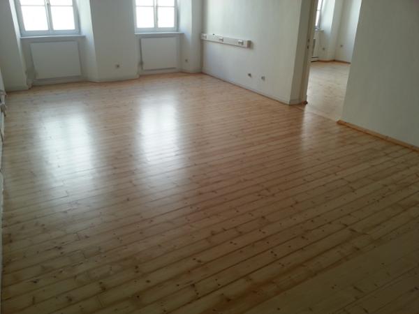 Bild 26 von Bodenschleifen Priller Oskar