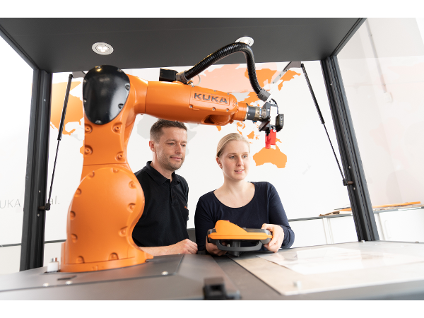 Bild 4 von KUKA CEE GmbH