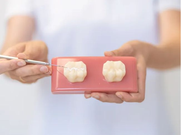 Bild 46 von Zahnarztpraxis Dr. Philipp Kaiser MMSc LLM & Kollegen