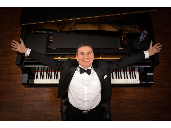 Bild 2 von Sänger-Pianist für Bestattungen